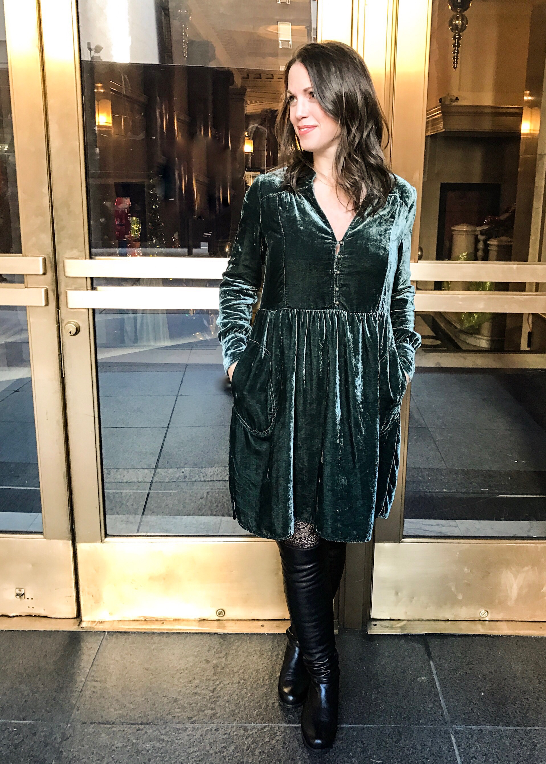 ootd-velvet-dress-green